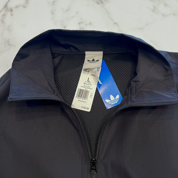 Adidas Adicolor Neuclassics Track Jacket in black - Picture 11 of 11